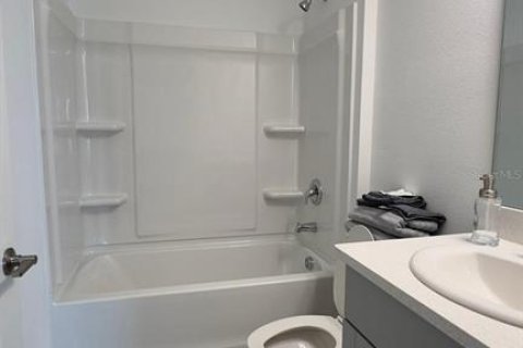 Casa en alquiler en Kissimmee, Florida, 3 dormitorios, 135.17 m2 № 1849389 - foto 29