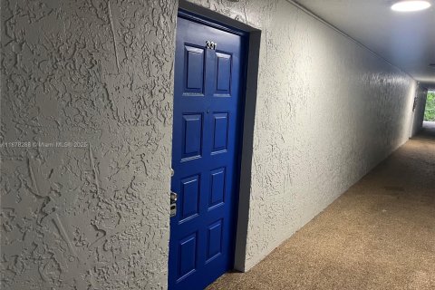 Купить кондоминиум в Санрайз, Флорида 2 спальни, 76.92м2, № 2016397 - фото 2