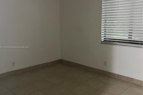 Купить кондоминиум в Санрайз, Флорида 2 спальни, 76.92м2, № 2016397 - фото 12