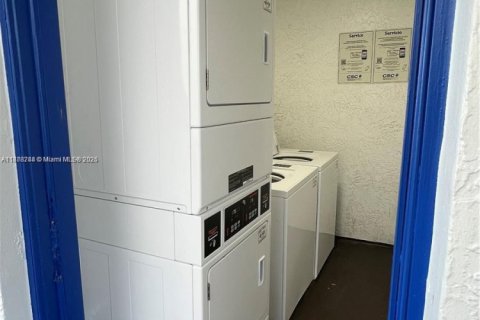 Купить кондоминиум в Санрайз, Флорида 2 спальни, 76.92м2, № 2016397 - фото 17