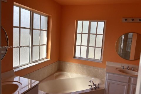 Купить виллу или дом в Хомстед, Флорида 3 спальни, 260.03м2, № 1984801 - фото 9