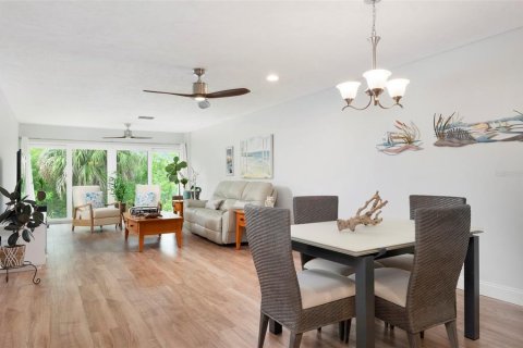 Villa ou maison à vendre à Largo, Floride: 2 chambres, 130.06 m2 № 2207820 - photo 16