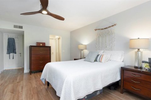Villa ou maison à vendre à Largo, Floride: 2 chambres, 130.06 m2 № 2207820 - photo 19