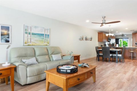 Villa ou maison à vendre à Largo, Floride: 2 chambres, 130.06 m2 № 2207820 - photo 7