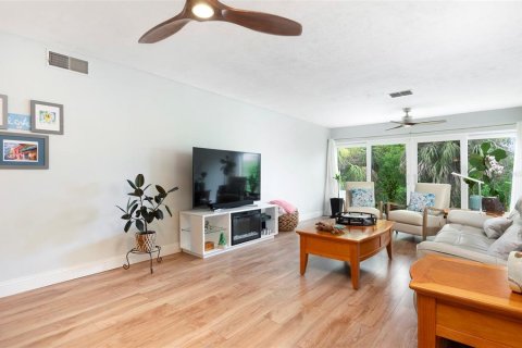 Villa ou maison à vendre à Largo, Floride: 2 chambres, 130.06 m2 № 2207820 - photo 5