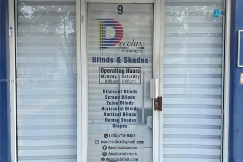 Commercial property in Miami, Florida № 2075290
