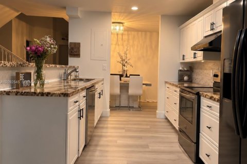 Touwnhouse à vendre à Coconut Creek, Floride: 3 chambres, 134.15 m2 № 2376446 - photo 3
