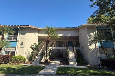 Снять в аренду кондоминиум в Уэст-Палм-Бич, Флорида 2 спальни, 83.98м2, № 1969638 - фото 2