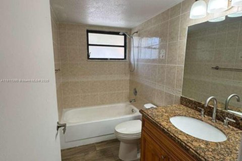 Снять в аренду кондоминиум в Уэст-Палм-Бич, Флорида 2 спальни, 83.98м2, № 1969638 - фото 16