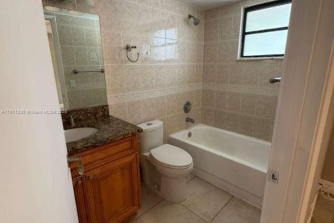 Снять в аренду кондоминиум в Уэст-Палм-Бич, Флорида 2 спальни, 83.98м2, № 1969638 - фото 10