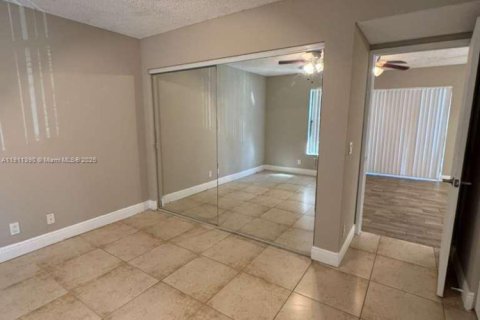 Снять в аренду кондоминиум в Уэст-Палм-Бич, Флорида 2 спальни, 83.98м2, № 1969638 - фото 19