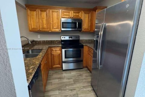 Снять в аренду кондоминиум в Уэст-Палм-Бич, Флорида 2 спальни, 83.98м2, № 1969638 - фото 6