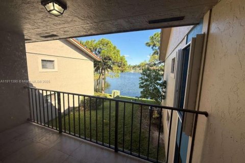 Снять в аренду кондоминиум в Уэст-Палм-Бич, Флорида 2 спальни, 83.98м2, № 1969638 - фото 4