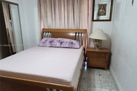 Condo in Miami, Florida, 2 bedrooms  № 2025909 - photo 9