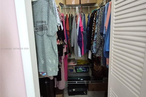 Condo in Miami, Florida, 2 bedrooms  № 2025909 - photo 11