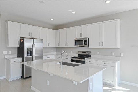 House in Lake Hamilton, Florida 5 bedrooms, 260.13 sq.m. № 1509903 - photo 4