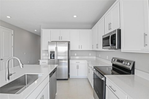 House in Lake Hamilton, Florida 5 bedrooms, 260.13 sq.m. № 1509903 - photo 2
