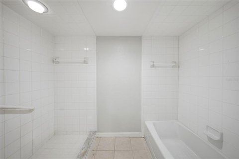 Copropriété à vendre à Punta Gorda, Floride: 2 chambres, 129.51 m2 № 2100671 - photo 23