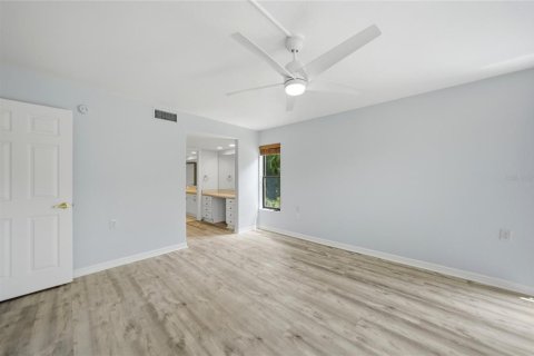 Copropriété à vendre à Punta Gorda, Floride: 2 chambres, 129.51 m2 № 2100671 - photo 19