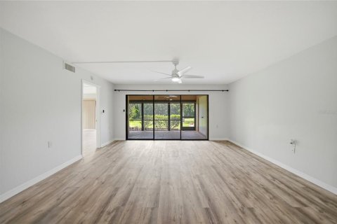 Copropriété à vendre à Punta Gorda, Floride: 2 chambres, 129.51 m2 № 2100671 - photo 5