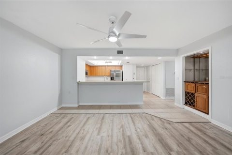 Copropriété à vendre à Punta Gorda, Floride: 2 chambres, 129.51 m2 № 2100671 - photo 15
