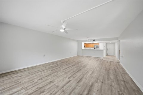 Copropriété à vendre à Punta Gorda, Floride: 2 chambres, 129.51 m2 № 2100671 - photo 7