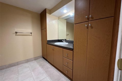 Copropriété à vendre à Fort Lauderdale, Floride: 2 chambres, 130.99 m2 № 2170036 - photo 24