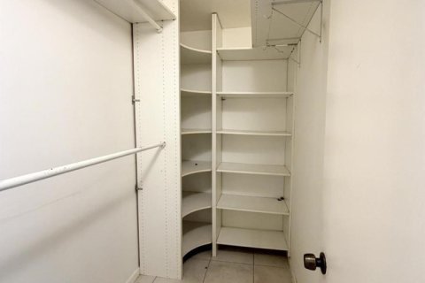 Купить кондоминиум в Бока-Ратон, Флорида 4 комнаты, 90.95м2, № 2245425 - фото 16