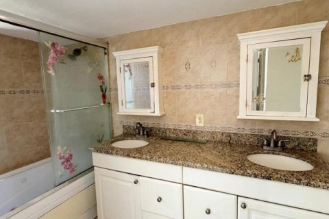 Купить кондоминиум в Бока-Ратон, Флорида 4 комнаты, 90.95м2, № 2245425 - фото 9