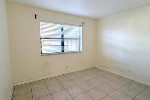 Купить кондоминиум в Бока-Ратон, Флорида 4 комнаты, 90.95м2, № 2245425 - фото 12