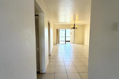 Купить кондоминиум в Бока-Ратон, Флорида 4 комнаты, 90.95м2, № 2245425 - фото 2