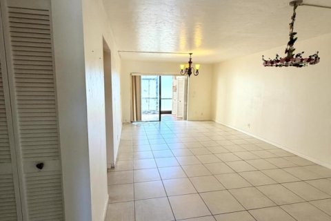 Купить кондоминиум в Бока-Ратон, Флорида 4 комнаты, 90.95м2, № 2245425 - фото 4