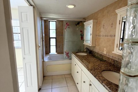 Купить кондоминиум в Бока-Ратон, Флорида 4 комнаты, 90.95м2, № 2245425 - фото 10