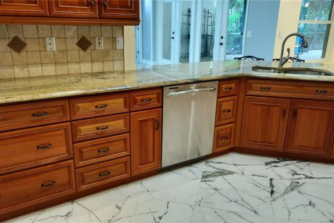 Villa ou maison à louer à Ormond Beach, Floride: 3 chambres, 191.29 m2 № 2437137 - photo 13