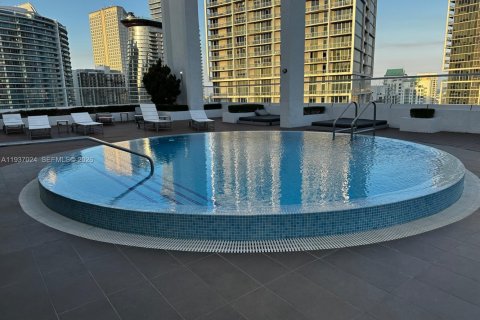 Condo in Miami, Florida, 2 bedrooms № 2057292 - photo 24