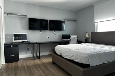 Condo in Miami, Florida, 2 bedrooms № 2057292 - photo 10
