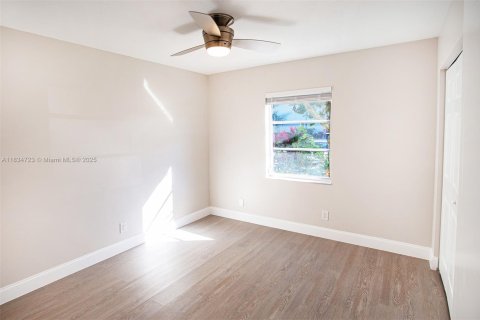 Condo in Delray Beach, Florida, 2 bedrooms  № 1839505 - photo 12
