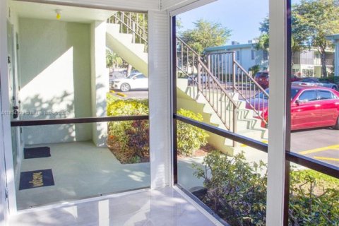 Condo in Delray Beach, Florida, 2 bedrooms  № 1839505 - photo 24
