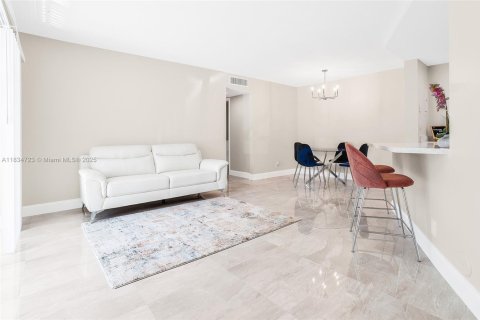 Condo in Delray Beach, Florida, 2 bedrooms  № 1839505 - photo 10