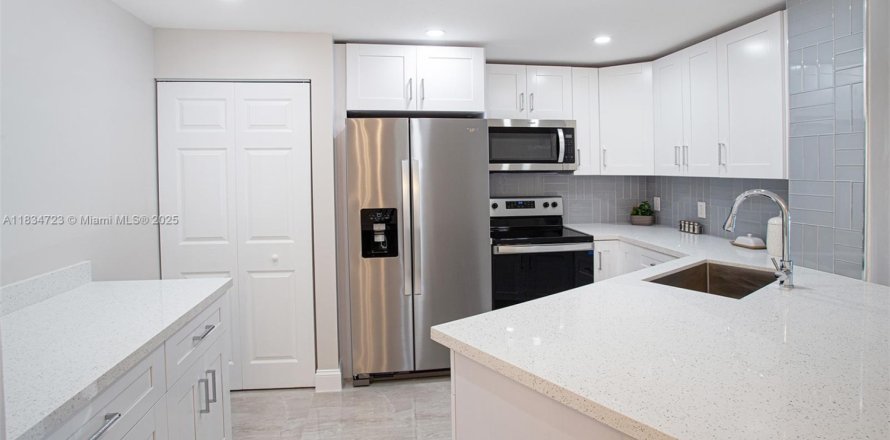 Condo in Delray Beach, Florida, 2 bedrooms  № 1839505