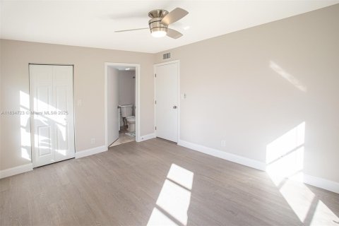 Condo in Delray Beach, Florida, 2 bedrooms  № 1839505 - photo 18
