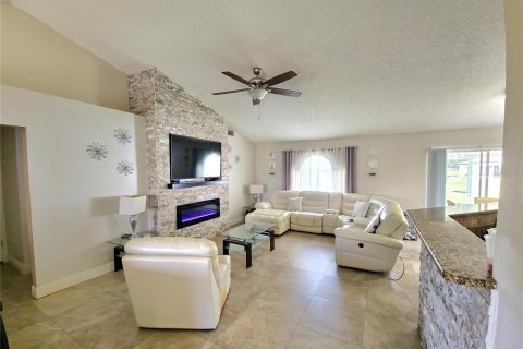 Casa en venta en Kissimmee, Florida, 3 dormitorios, 148.64 m2 № 1919527 - foto 3