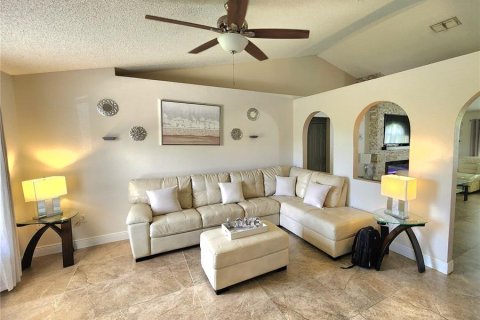 Casa en venta en Kissimmee, Florida, 3 dormitorios, 148.64 m2 № 1919527 - foto 4