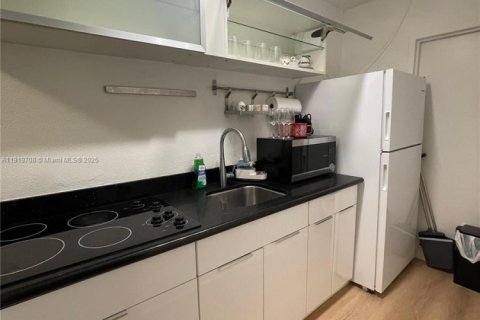 Снять в аренду кондоминиум в Майами-Бич, Флорида 1 спальня, 57.6м2, № 1975168 - фото 7