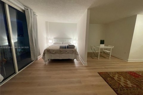 Снять в аренду кондоминиум в Майами-Бич, Флорида 1 спальня, 57.6м2, № 1975168 - фото 5