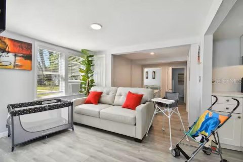 Immobilier commercial à vendre à Orlando, Floride: 4 chambres, 148.64 m2 № 2389215 - photo 22
