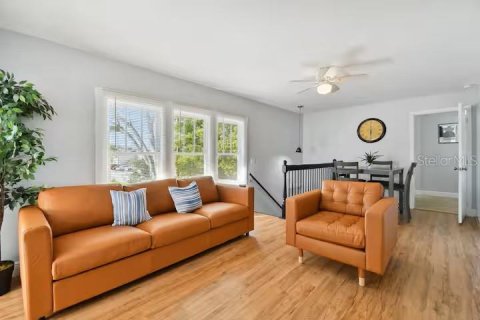 Immobilier commercial à vendre à Orlando, Floride: 4 chambres, 148.64 m2 № 2389215 - photo 4