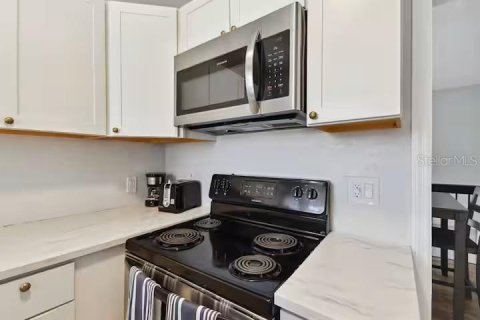 Immobilier commercial à vendre à Orlando, Floride: 4 chambres, 148.64 m2 № 2389215 - photo 12