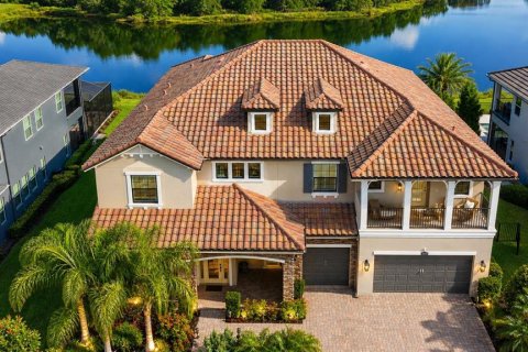 House in Lutz, Florida 6 bedrooms, 524.9 sq.m. № 2223488