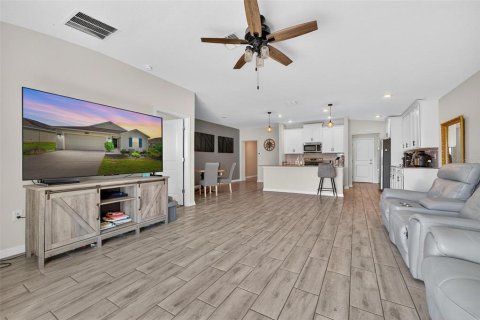 House in Mount Dora, Florida 4 bedrooms, 171.87 sq.m. № 1902681 - photo 9